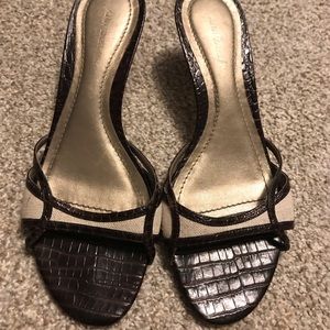 Anne Taylor kitten heel sandals